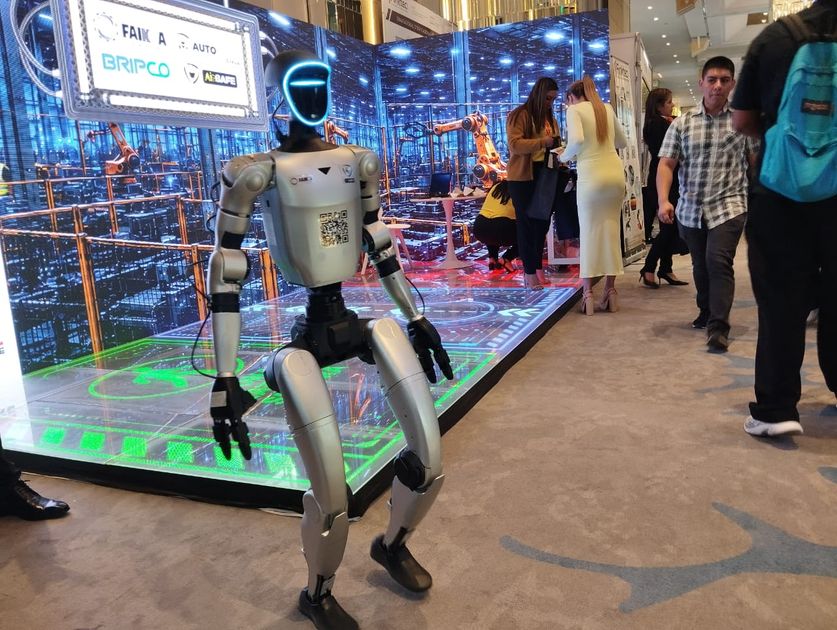 El Comercio destaca que por cada robot humanoide existen 86 industriales dominando la producción ecuatoriana