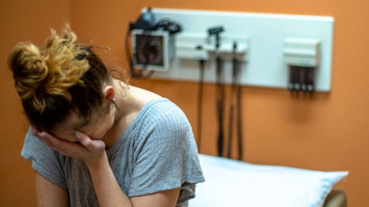Brecha de género médico en EE.UU.: una de cada tres mujeres enfrenta desatención clínica
