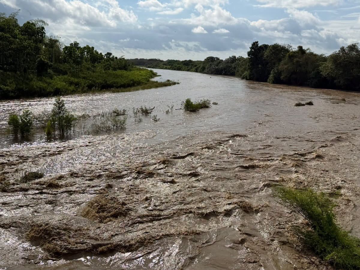 Alerta comunitaria evita tragedia en Puerto López tras evacuación rápida por crecida de ríos