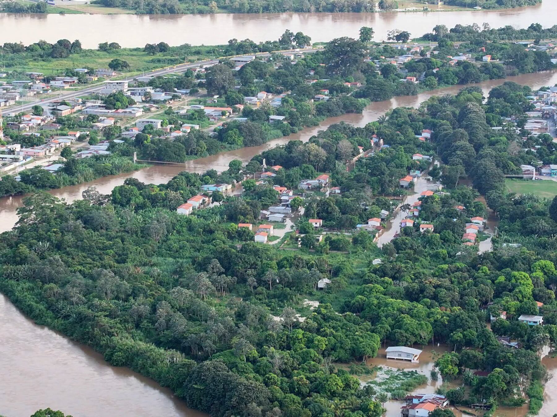 Río Esmeraldas registra repunte hidrológico; AGIR mantiene alerta naranja por riesgos de inundación