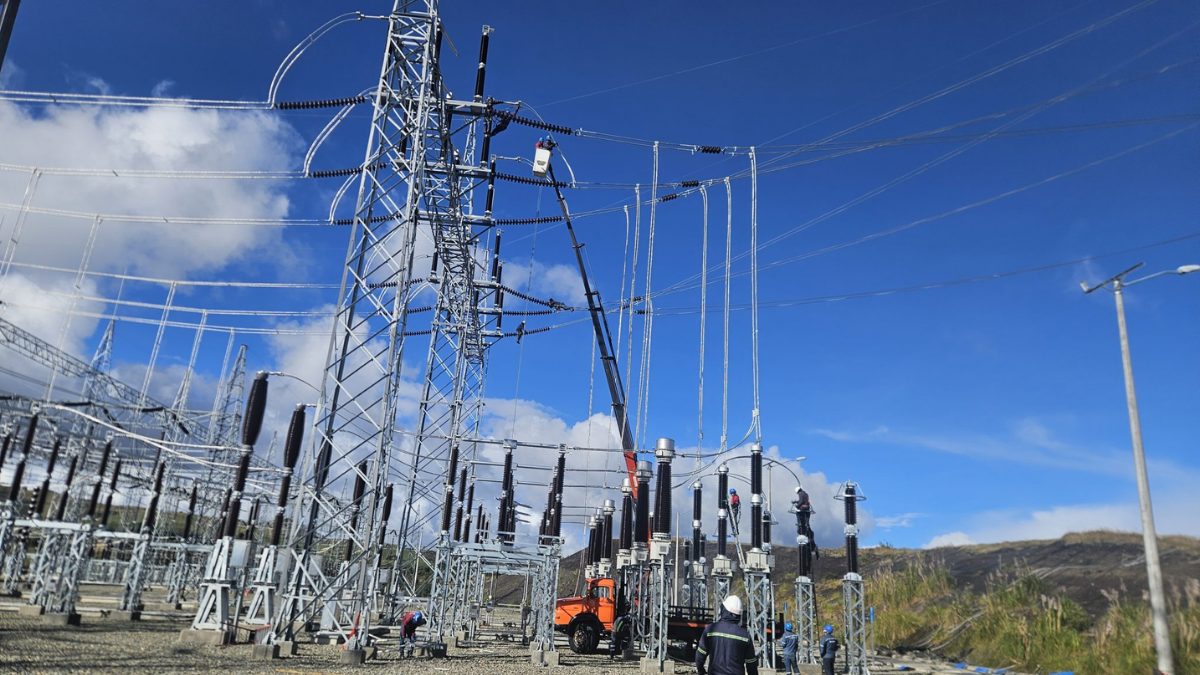 Noboa impulsa reforma eléctrica que agiliza nuevas plantas generadoras en Ecuador