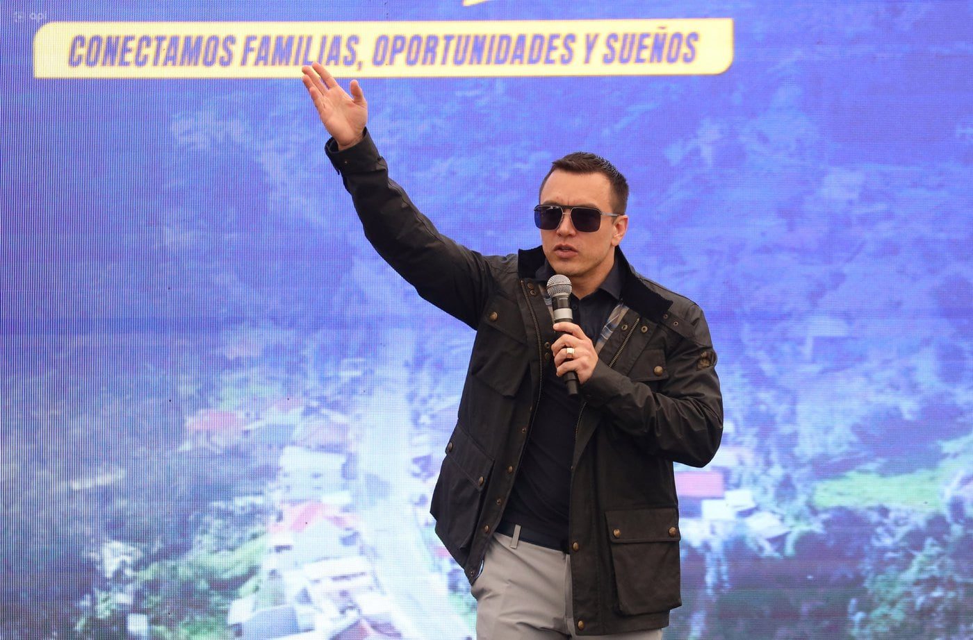 Noboa inaugura rehabilitación de la vía Cuenca-Molleturo-El Empalme con inversión de 23 millones de dólares