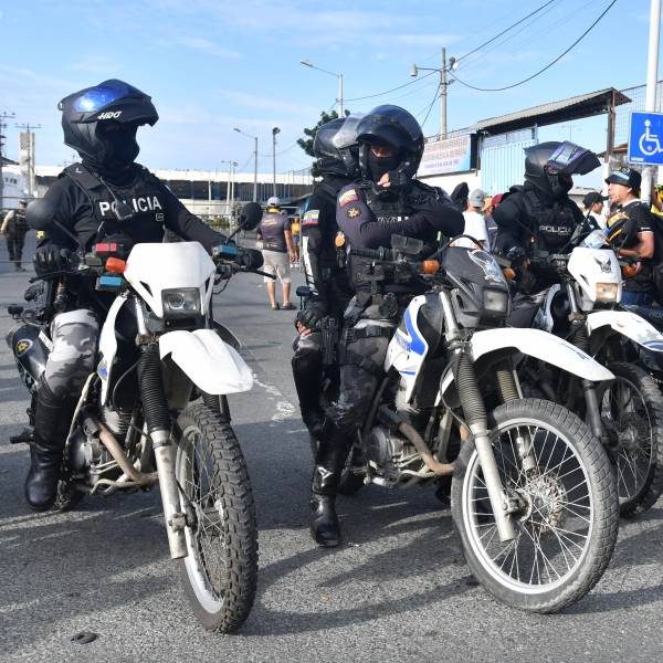 Policía Nacional despliega operativos en cuatro provincias bajo estado de excepción y toque de queda