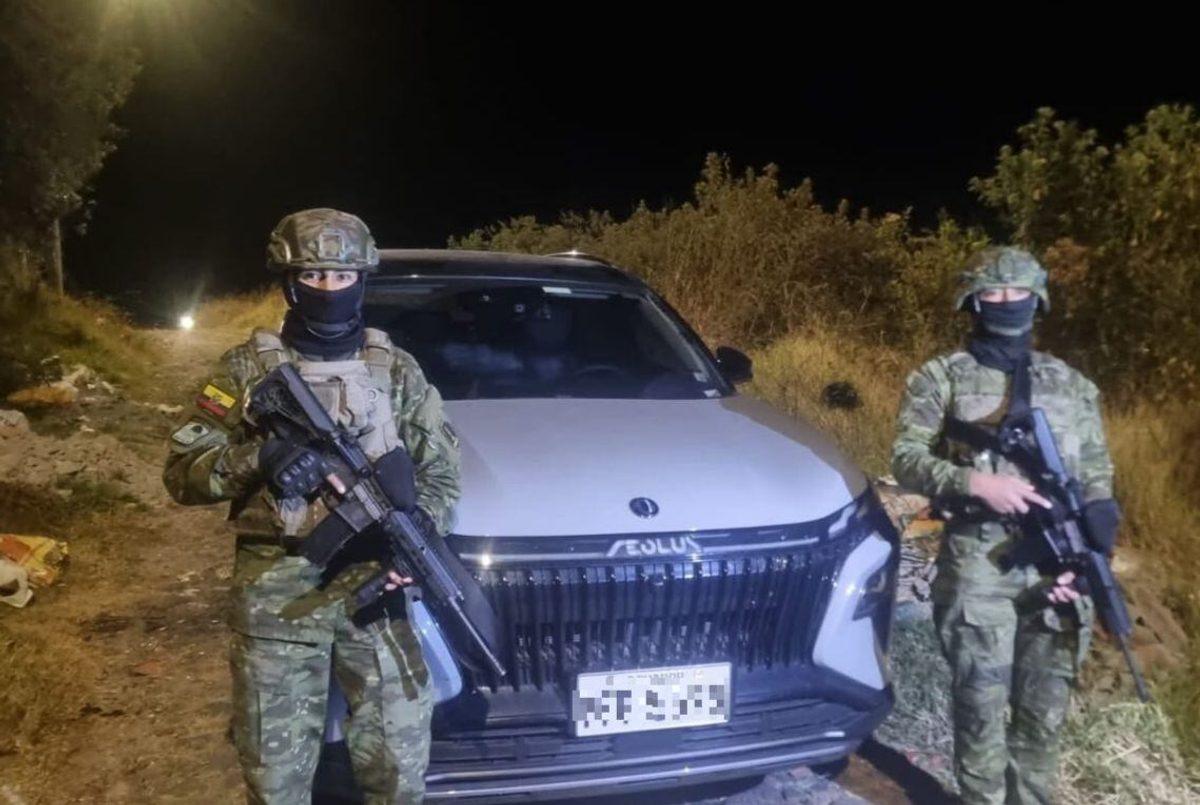 Ejército ecuatoriano recupera vehículo híbrido robado en Quito con éxito operativo
