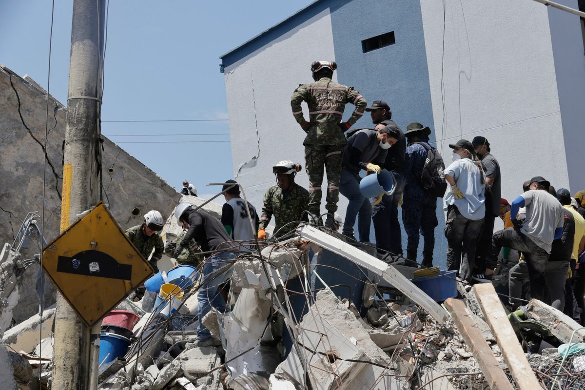 Colombia elimina a dos presuntos del ELN en bombardeo cerca de la frontera venezolana