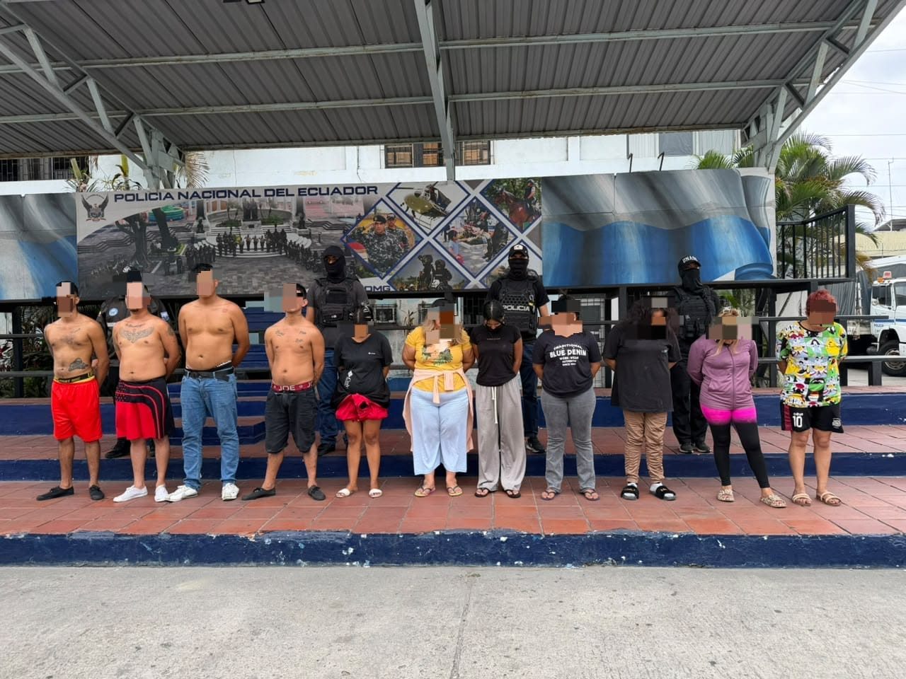Desarticulan red de extorsión en Guayaquil con 12 aprehendidos y allanamientos operativos