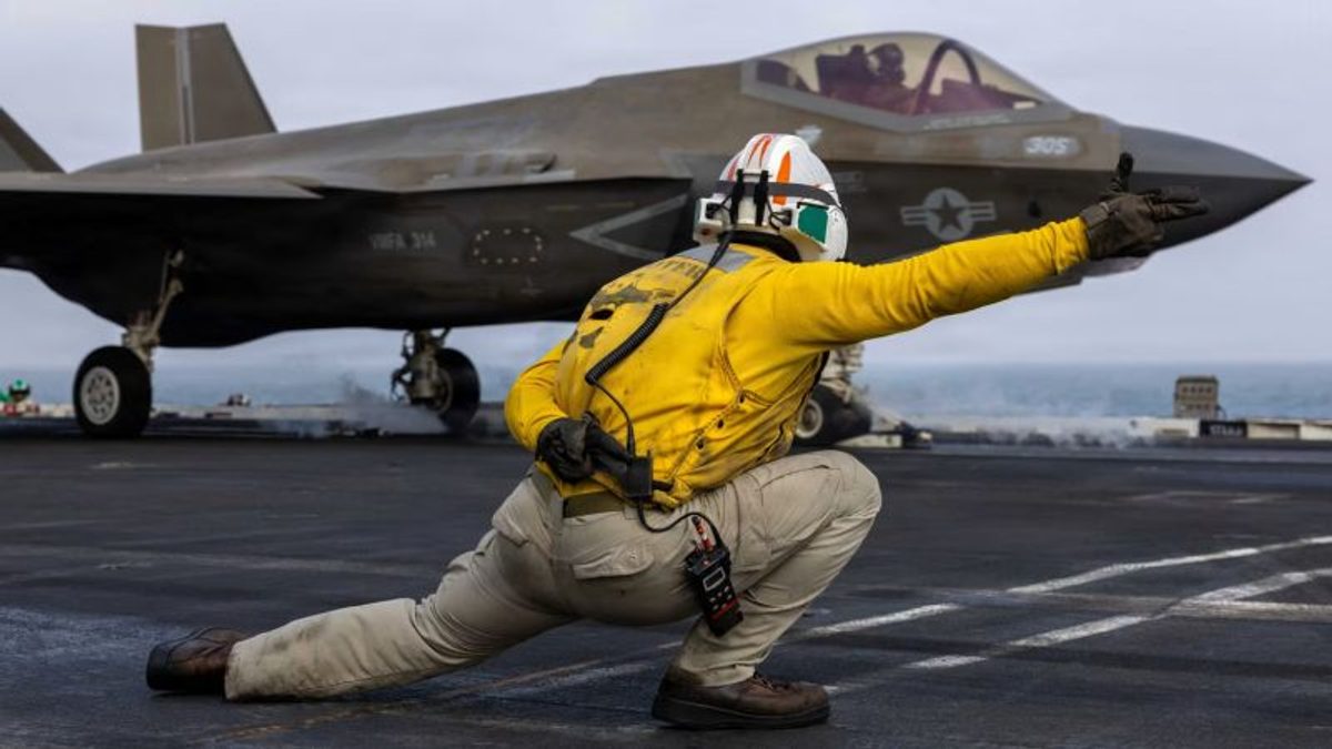 Marineros del portaaviones USS Abraham Lincoln enfrentan presión por despliegues prolongados