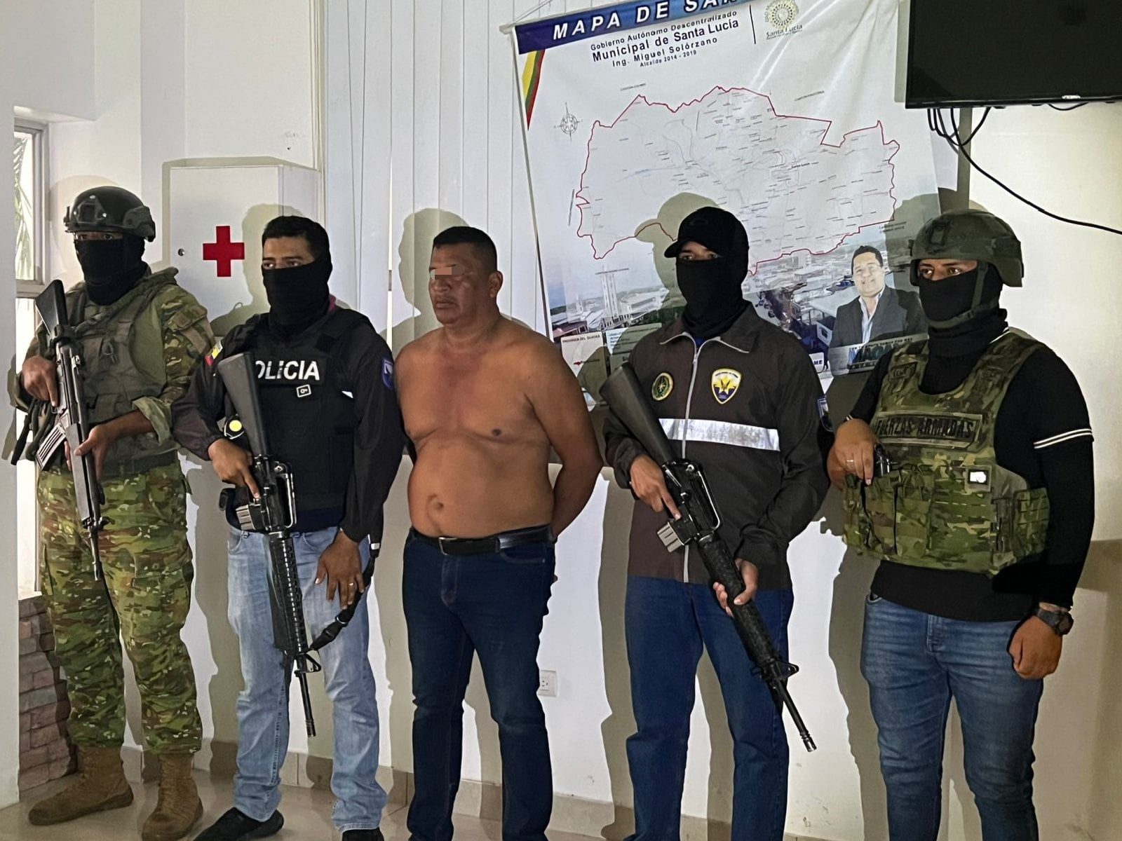 Ejército captura a alias 'Pepe', presunto jefe de sicarios de Los Choneros, en operativo en Guayas