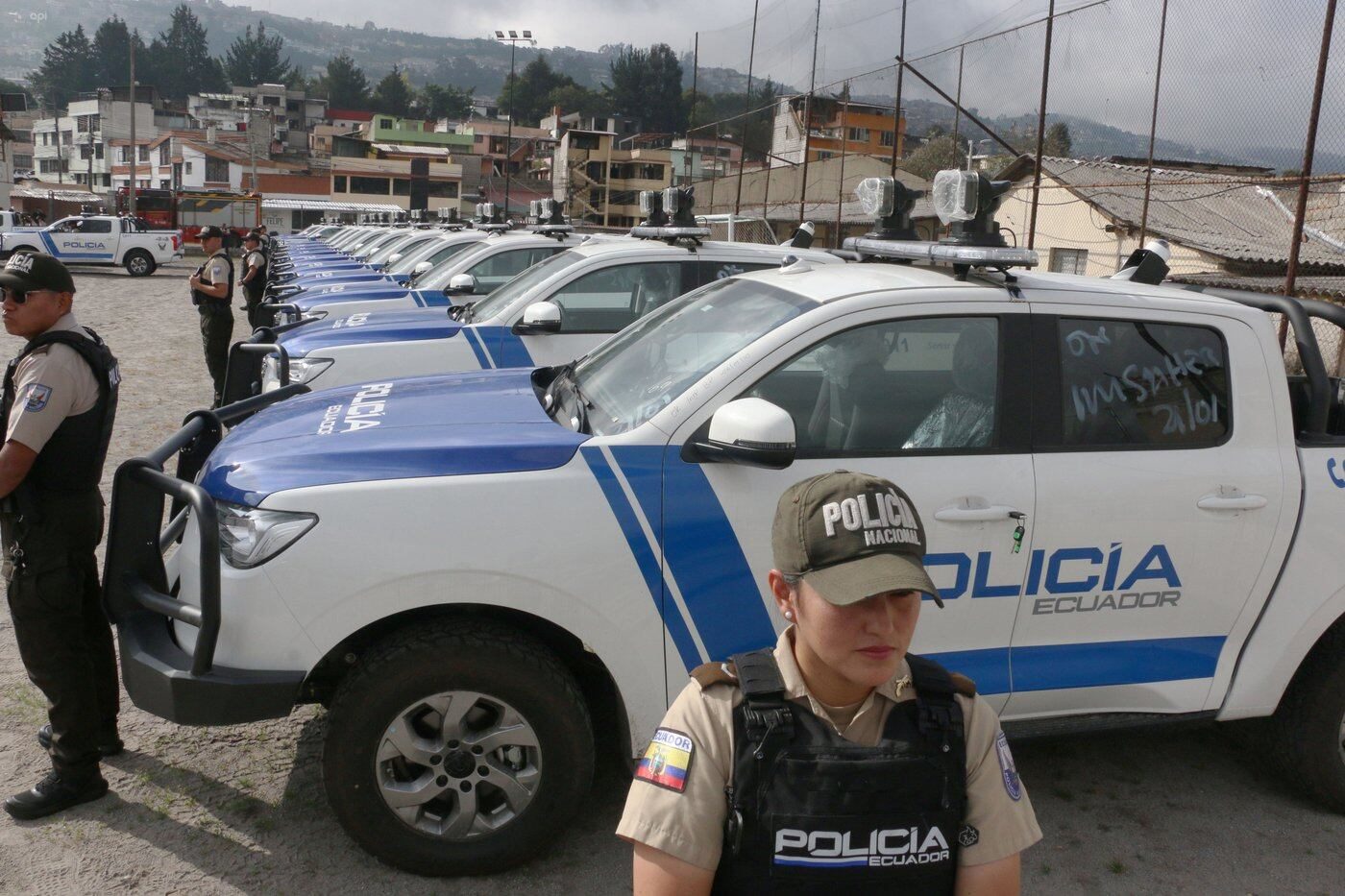 Gobierno entrega 190 patrulleros y equipamiento a la Policía Nacional para reforzar seguridad en Quito