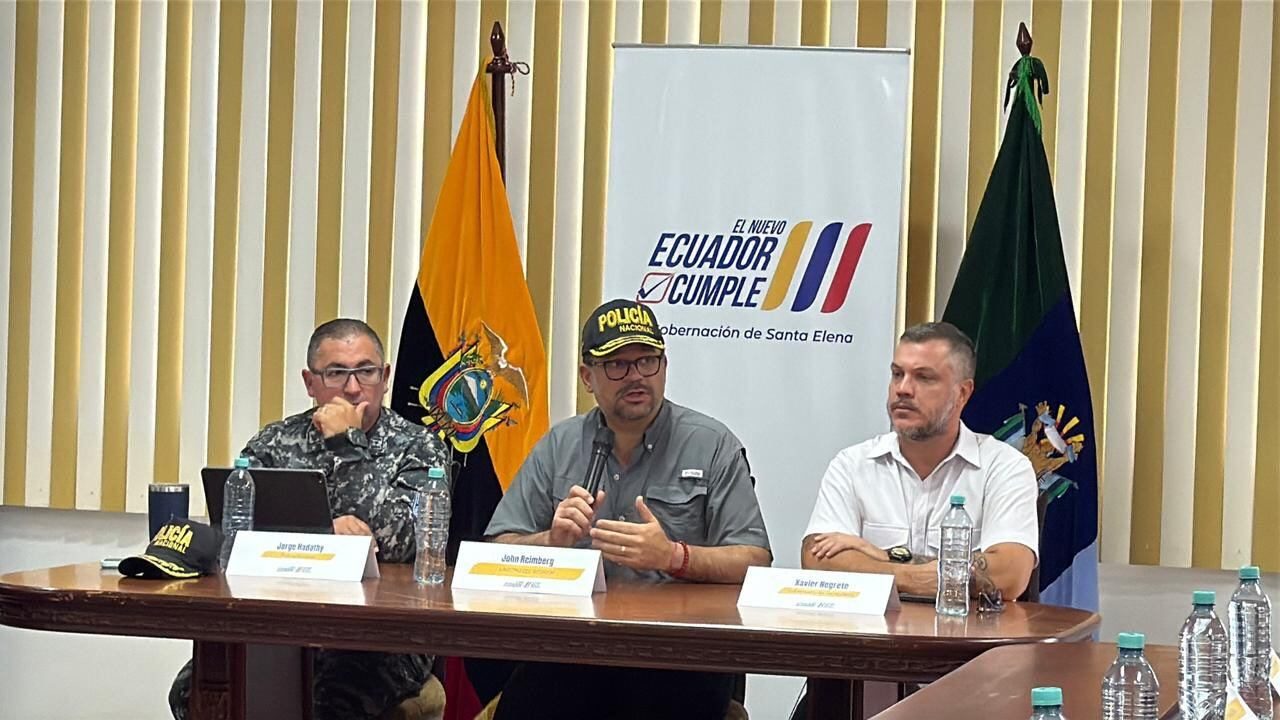 Ministro del Interior refuerza acciones contra extorsión en Santa Elena