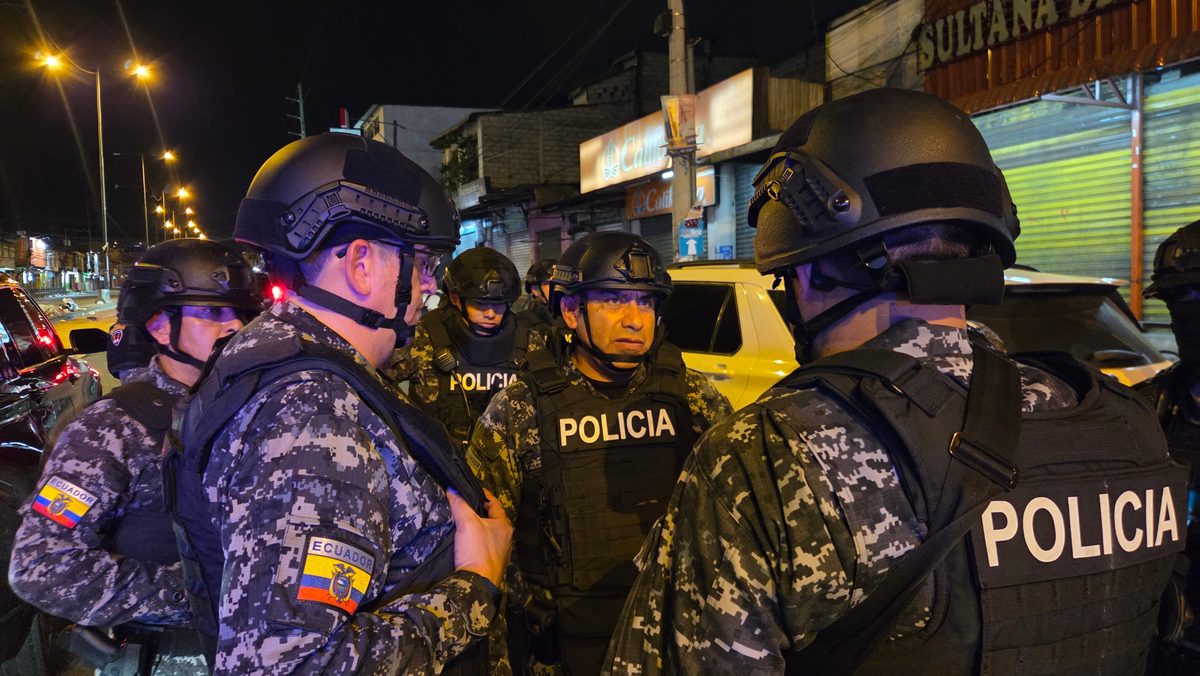 Policía desarticula ocho bandas delictivas durante operativos nocturnos en Guayaquil