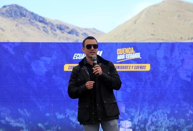 Noboa entrega al CNE la enmienda para que la Asamblea elija autoridades de control