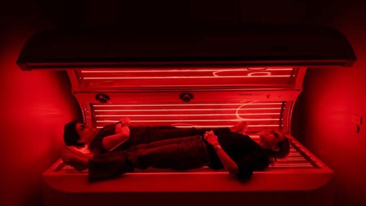 Ciencia respalda beneficios de terapia de luz roja y sauna para la salud en Ecuador