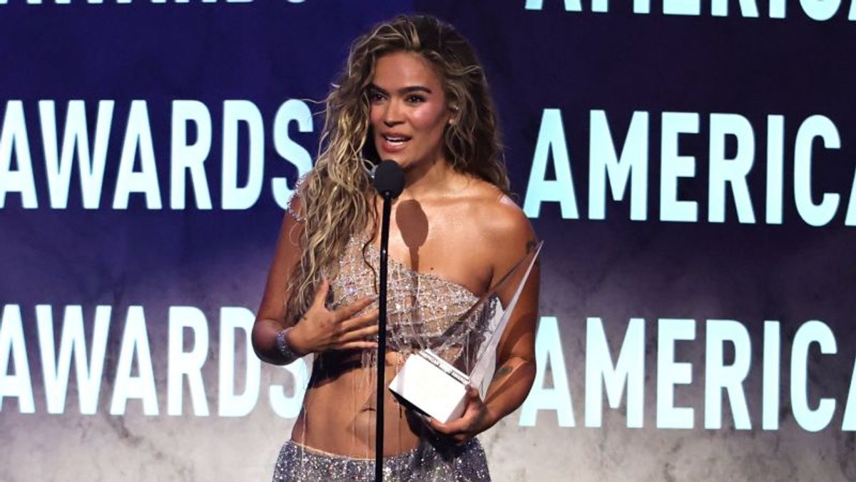 Karol G consolida el liderazgo de la música latina en los AMAs 2026 con dos premios históricos