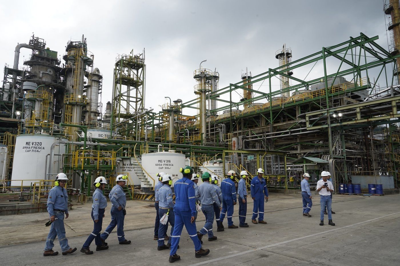 Refinería Esmeraldas recupera el 90% de su capacidad operativa tras incendio en marzo