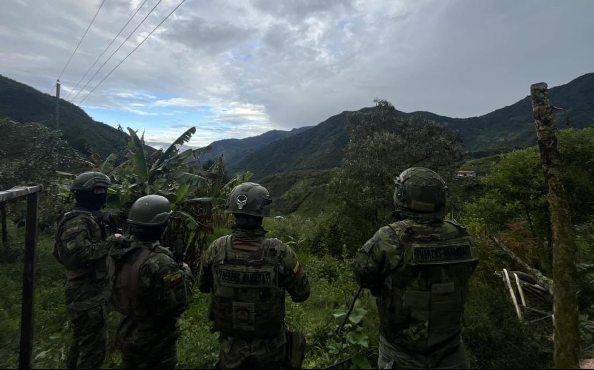 Ejército reporta heridos tras enfrentamiento contra redes de minería ilegal en Sucumbíos
