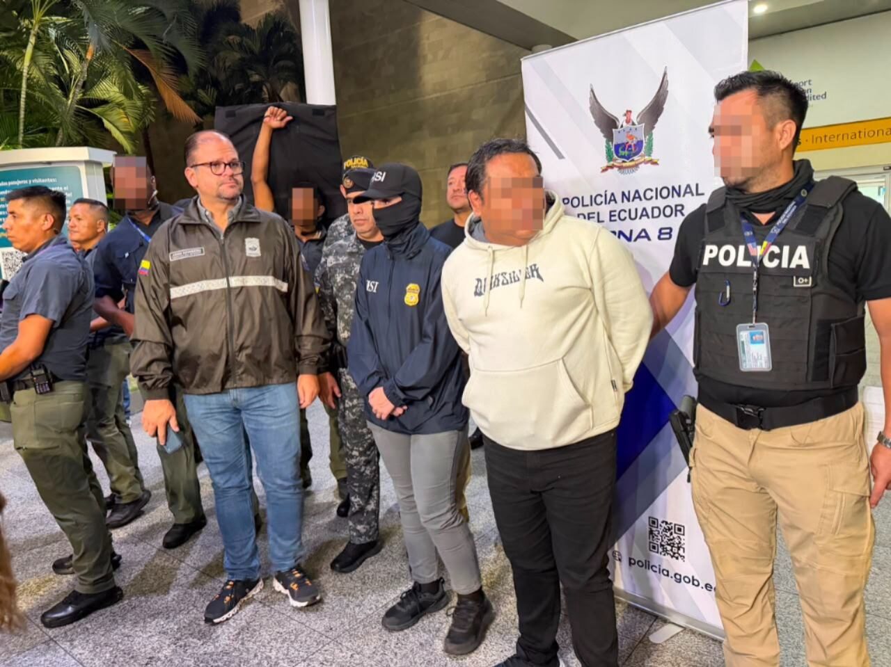 Policía desarticula red que vendía pasaportes falsos con complicidad de funcionarios en Ecuador