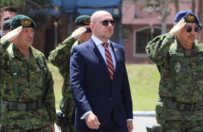 Ministro Loffredo confirma despliegue de fuerzas extranjeras y 13 mil militares en Ecuador por decreto