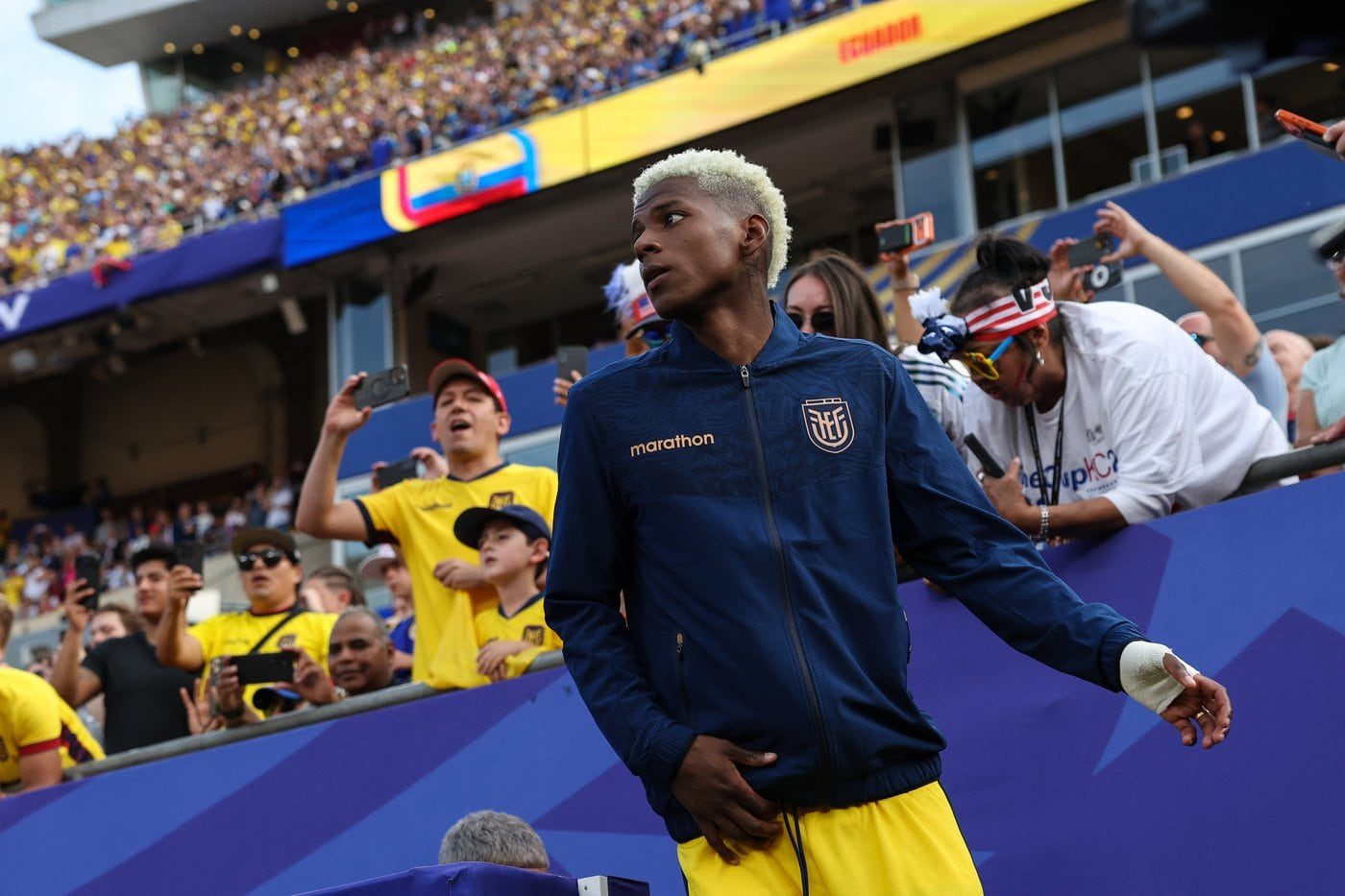 Ecuador disputa su pase a octavos ante Alemania en el Mundial desde Nueva York