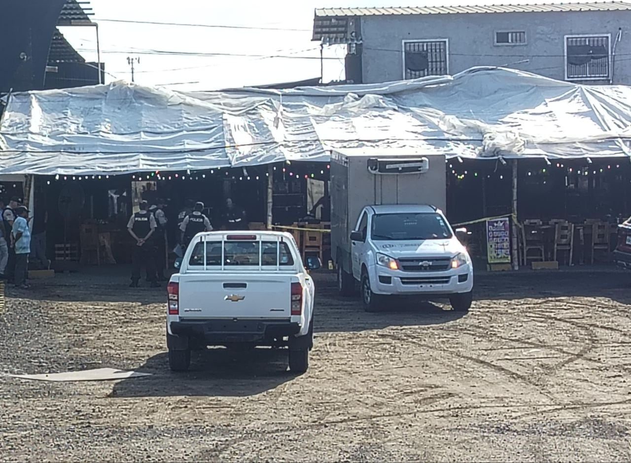 Asesinaron a una pareja dentro del restaurante La Playa en la ciudad de Montecristi