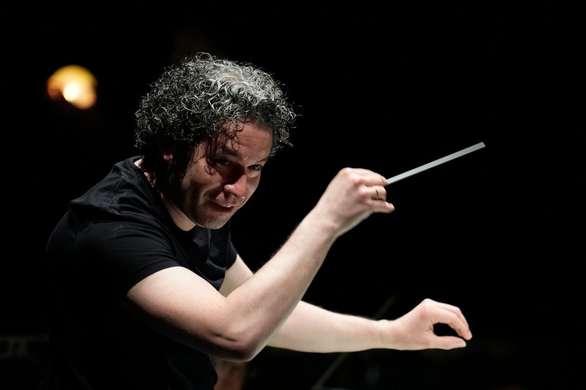 Gustavo Dudamel aplaza su gira por España tras el devastador terremoto en Venezuela