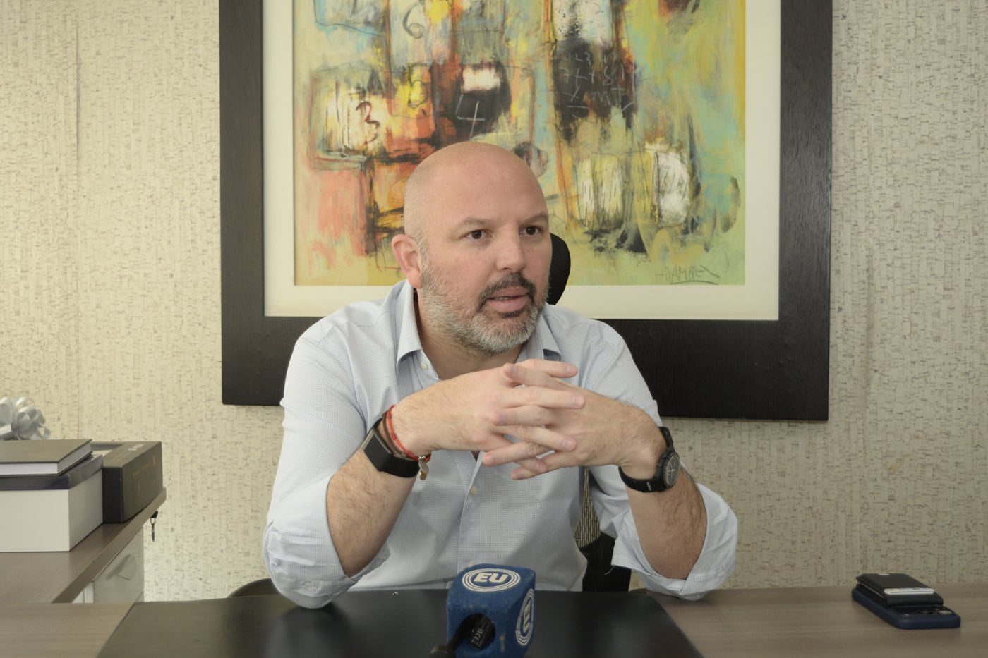 Liga Pro valida uso de celular para asistir al árbitro en suspensión de partido