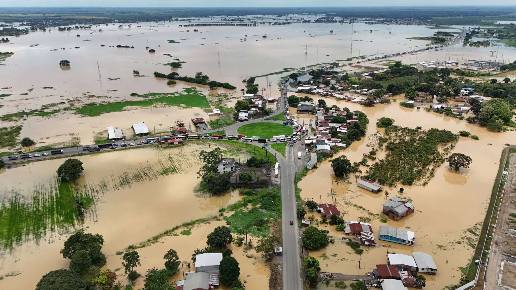 Ecuador declara emergencia nacional por 60 días ante devastadores estragos de la temporada de lluvias