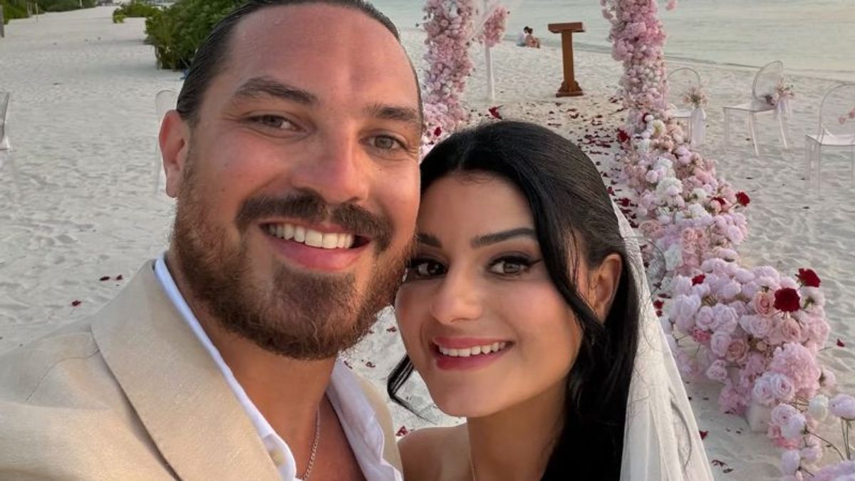 Pareja se fugó a las Maldivas de luna de miel y quedó varada tras el estallido de una guerra