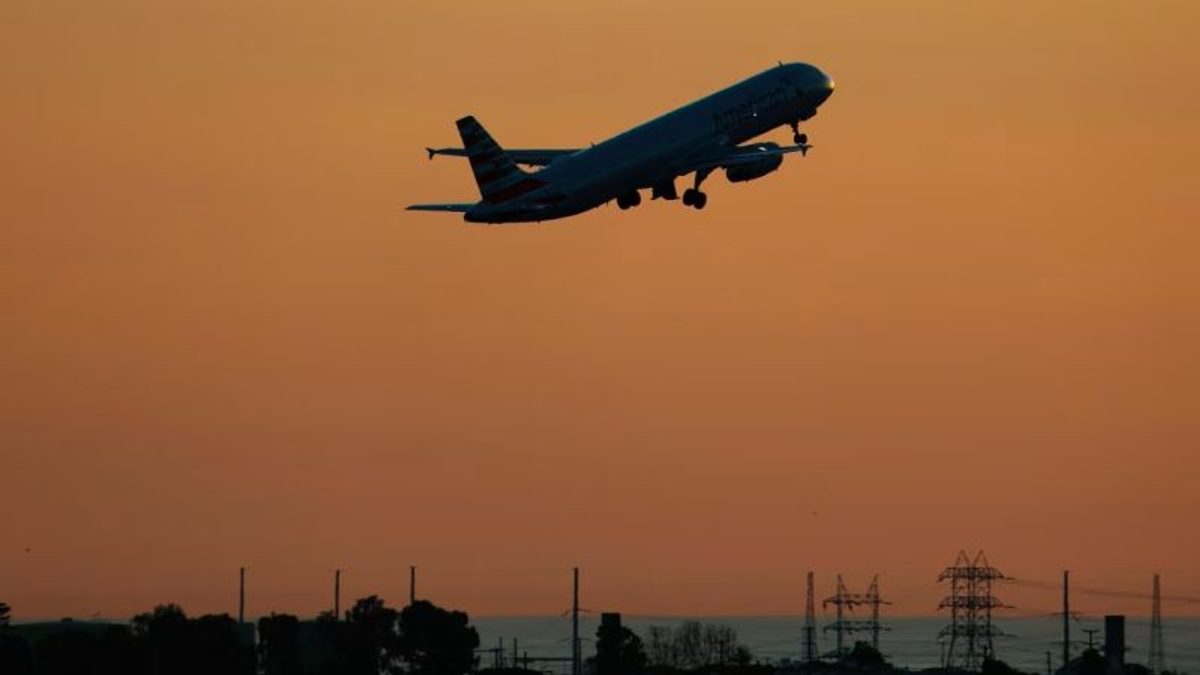 Tensiones entre EE.UU. e Irán podrían encarecer los boletos de avión a nivel global