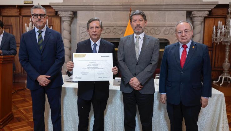 Ecuador consolida liderazgo global en cacao con nuevo embajador comercial