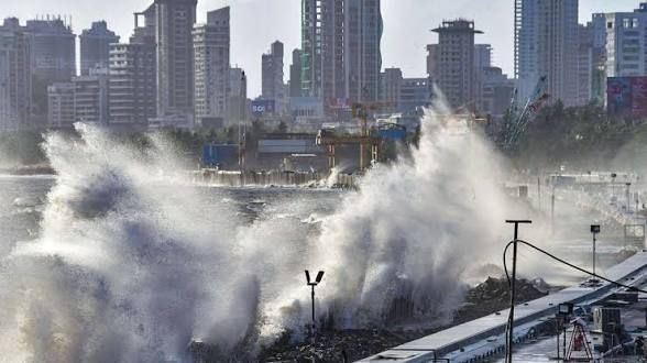 Alerta roja en China por tifón Noul: 340 mil evacuados 