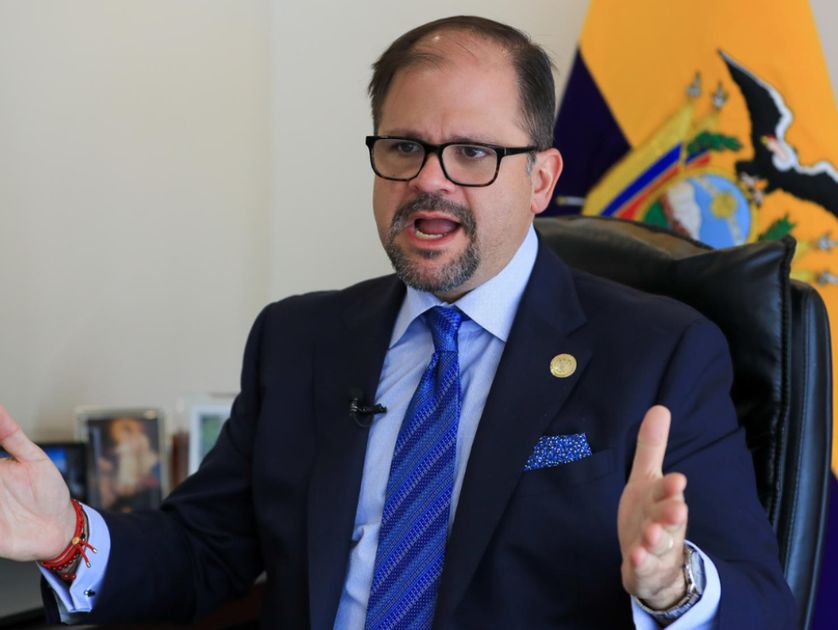 Ministro del Interior detalla objetivos del toque de queda y no descarta viajar a España por 'Negro Willy'