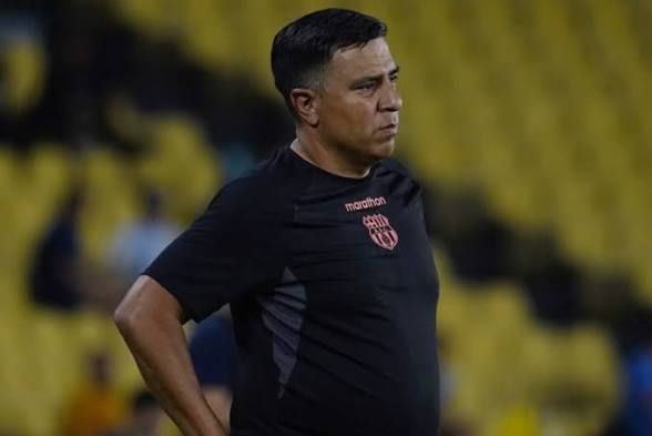Barcelona SC oficializa la salida de César Farías tras mala campaña