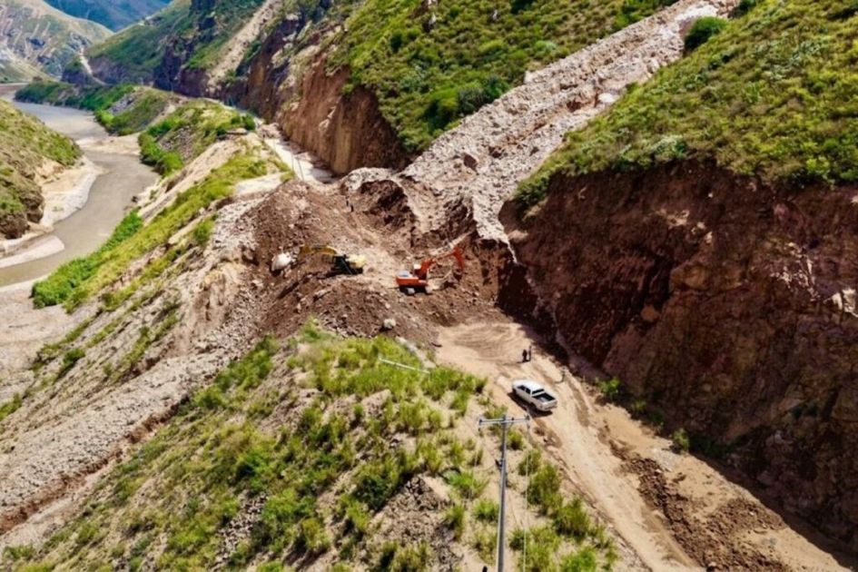 Gobierno declara emergencia vial Cuenca-Girón-Pasaje por deslizamientos