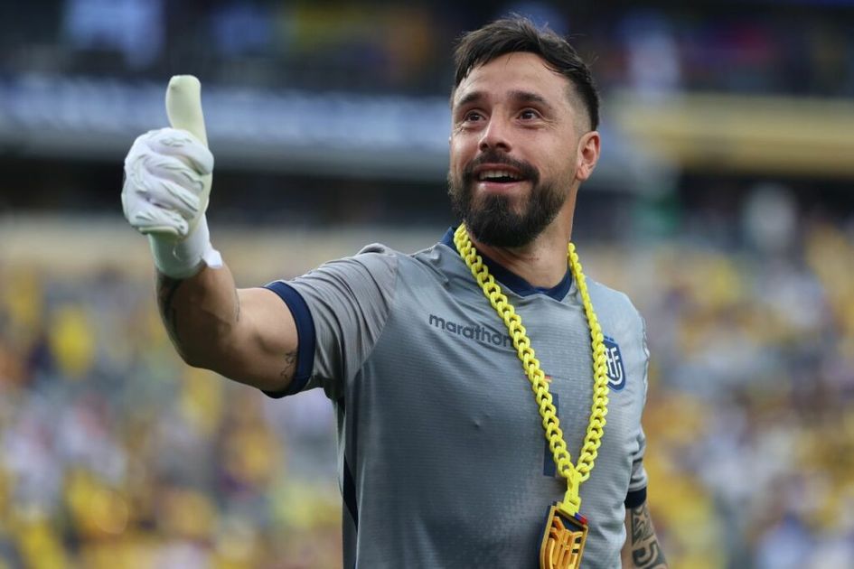 Hernán Galíndez confirma su retiro de la selección ecuatoriana tras reunión en el camerino