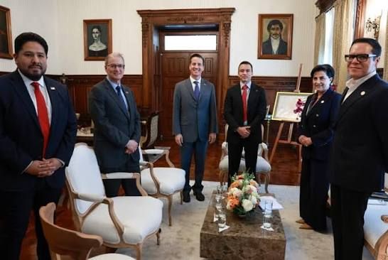 Noboa y el senador Bernie Moreno fortalecen alianza contra el crimen en Quito
