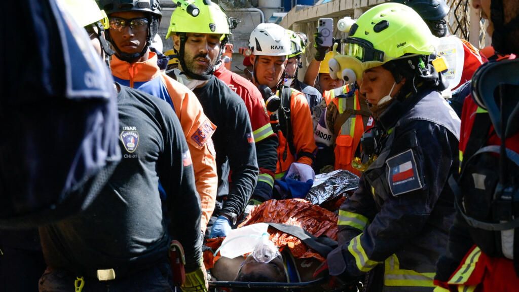 Venezuela coordina rescate internacional tras doble sismo de magnitud 7,5