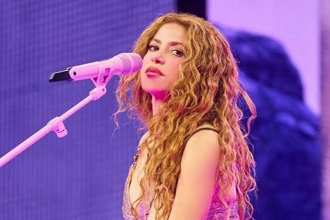 Shakira pide apoyo de Macron y Merz para educación en Venezuela