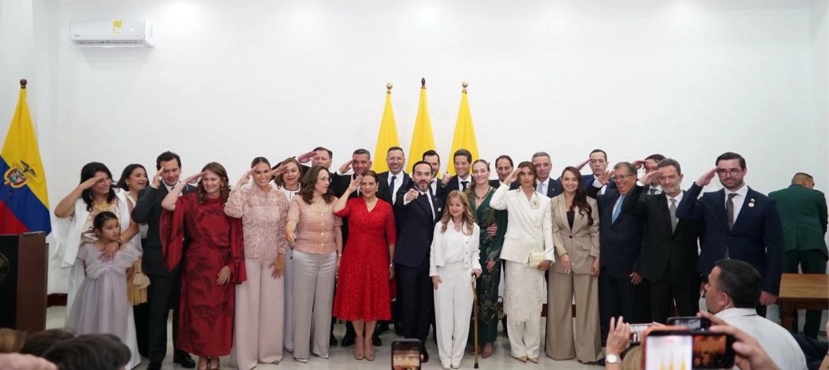 Abelardo De La Espriella asume presidencia colombiana y presenta su gabinete ministerial
