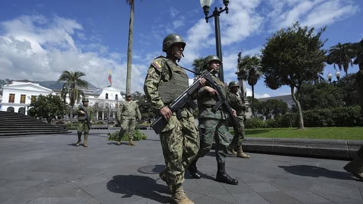 Ecuador sigue las pistas globales mientras resuelve su propia crisis de seguridad