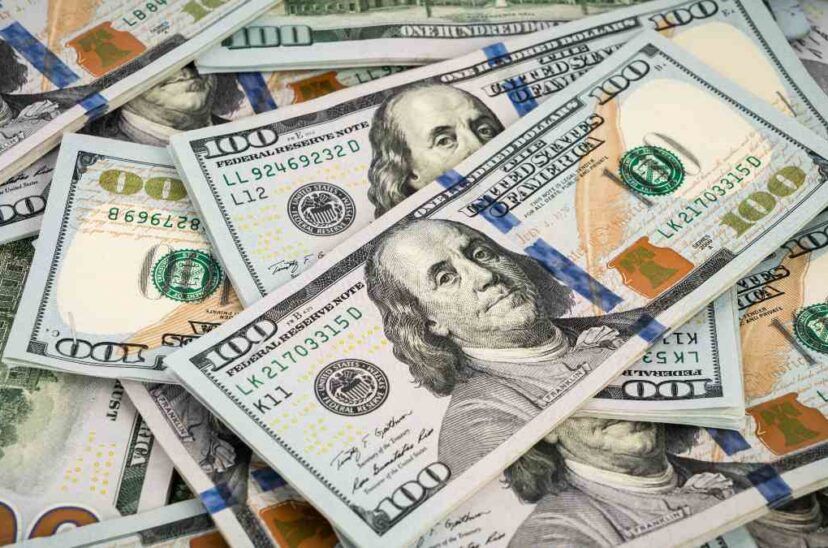 El mercado informal capitaliza el Mundial con precios que van desde un dólar hasta los 16 dólares