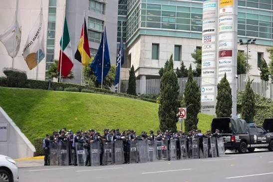 México repite recibimiento hostil a Inglaterra tras incidente con Ecuador