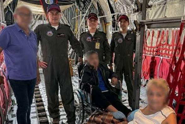 Tres ecuatorianos retornan de Venezuela tras terremoto con apoyo consular