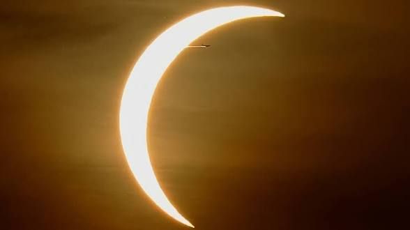 Eclipse solar en España: el fenómeno astronómico que tiñó los cielos ibéricos de dorado