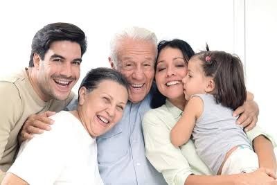 El alto costo emocional de la generosidad familiar en la tercera edad en Ecuador