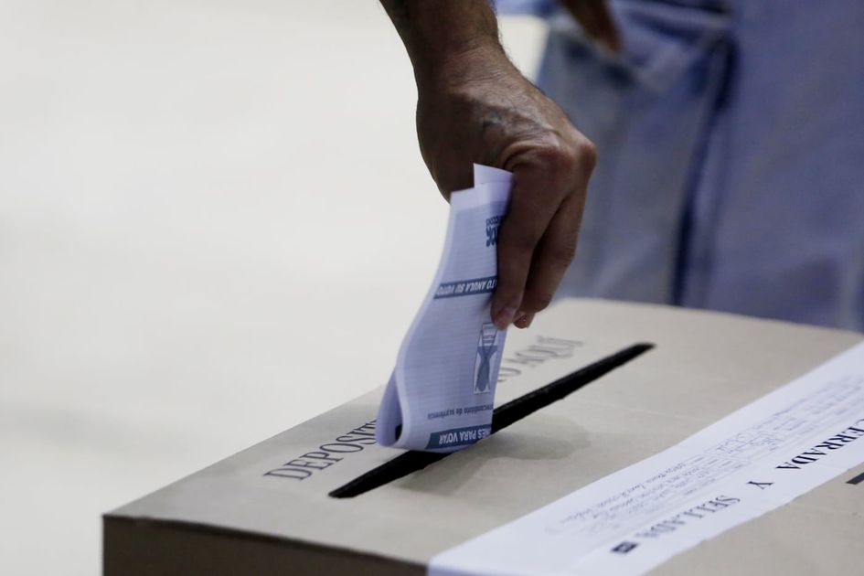 Grupos armados capturan el voto en más de 1.000 puestos de votación en Colombia antes de las elecciones