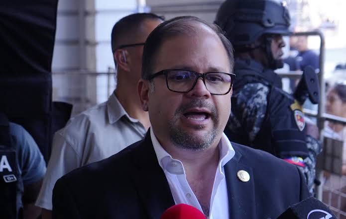 Ministro Reimberg confirma que el toque de queda no se extenderá en Guayas, Los Ríos, El Oro y Santo Domingo