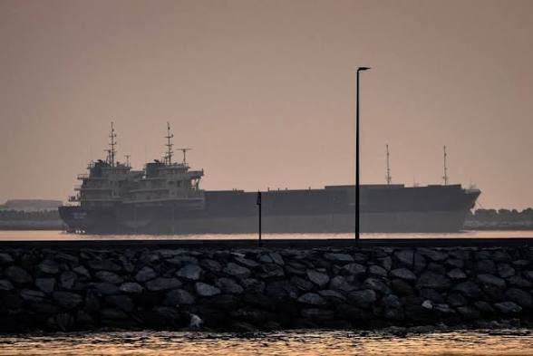 Explosión cerca de petrolero en Estrecho de Ormuz activa alerta marítima