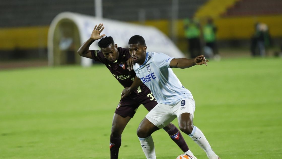 Liga de Quito cae ante Universidad Católica y hunde su campaña