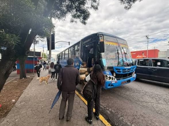 Quito debate tarifas del transporte ante la crisis de movilidad